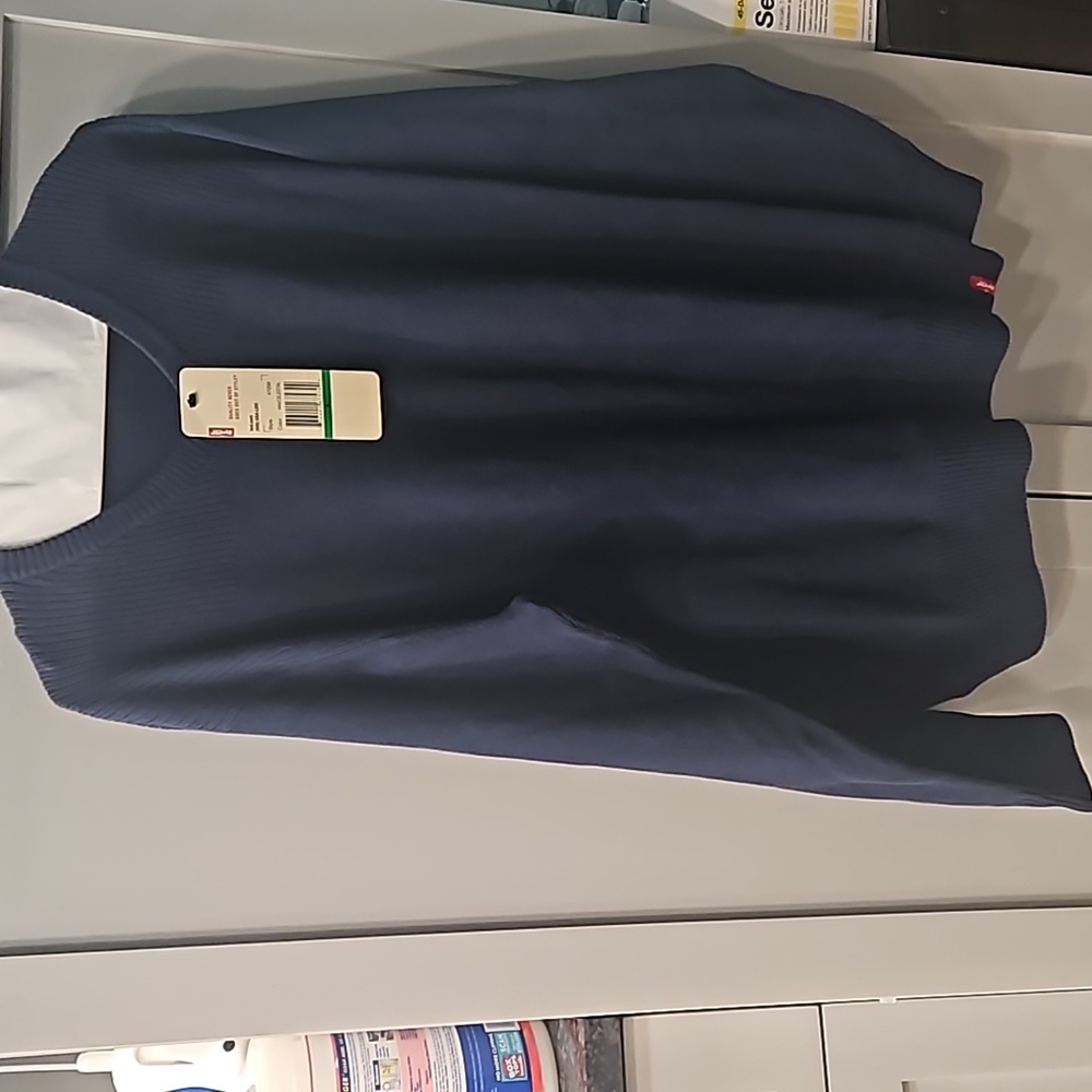 Levi's men's crew sweater